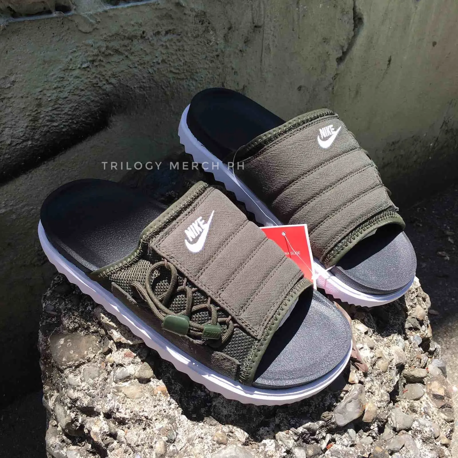 Nike Asuna Premium Embroidered Slides (Black/Sequoia/White)(CI8800-301)